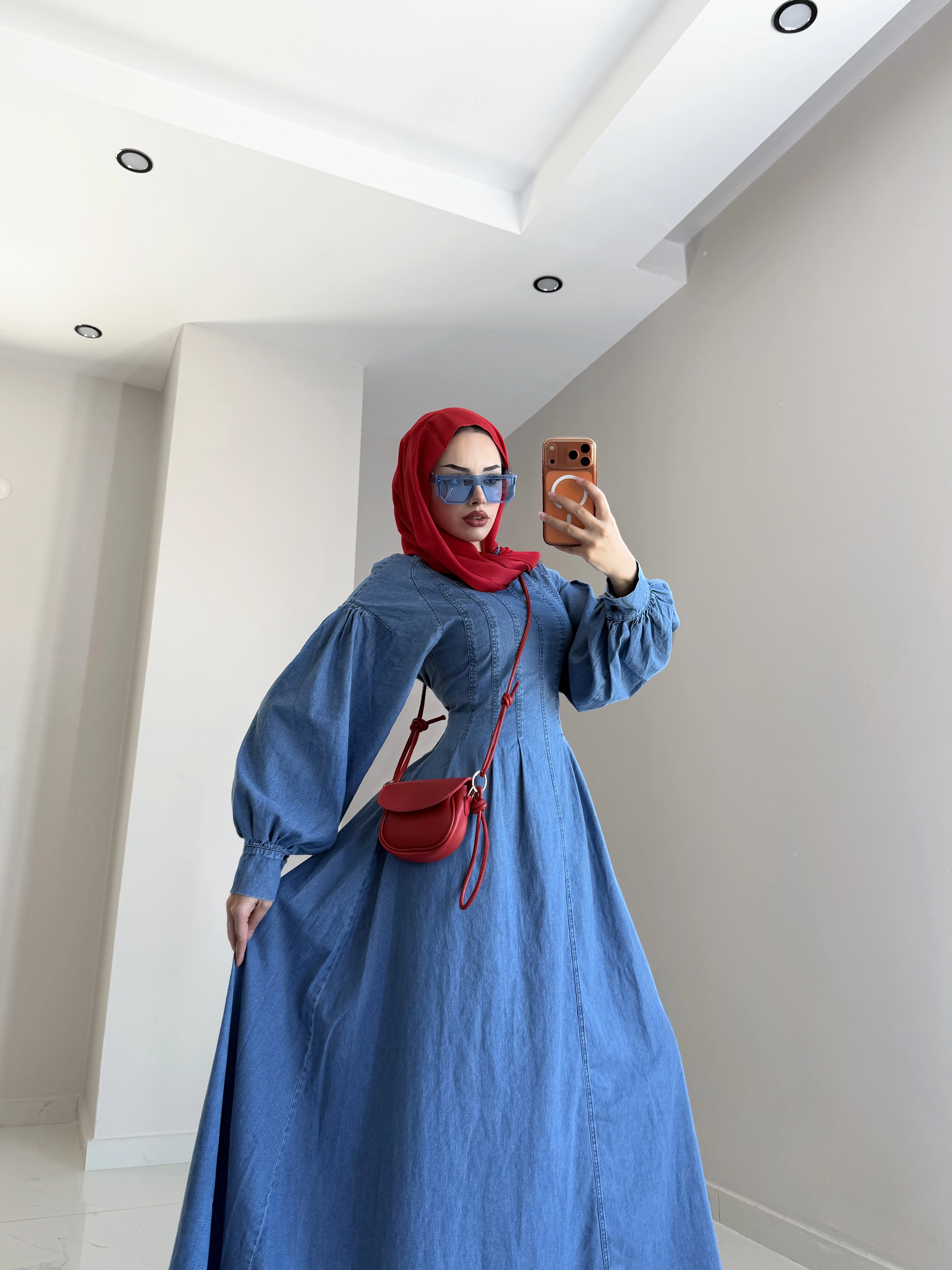 Arkadan Fermuar ve Bacıklı Mevsimlik Kot Elbise