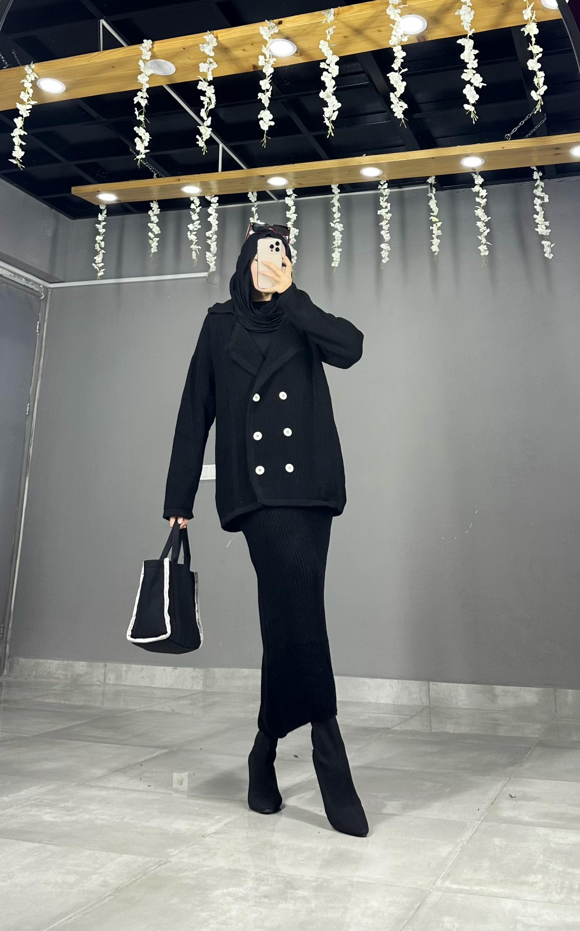 Blaezer Model Etekli Triko Takım 