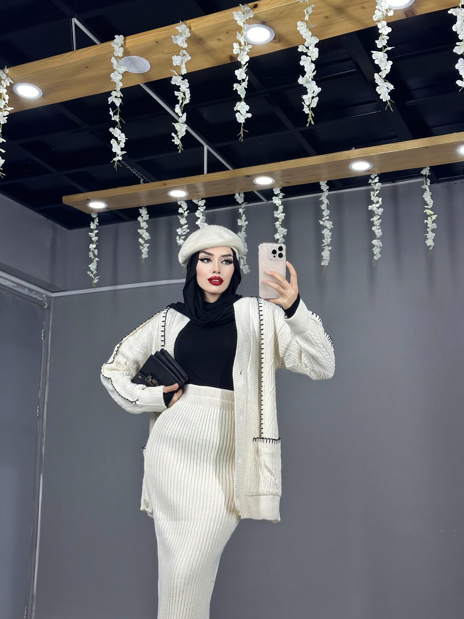 Hırkalı Model Etekli Triko Takım 