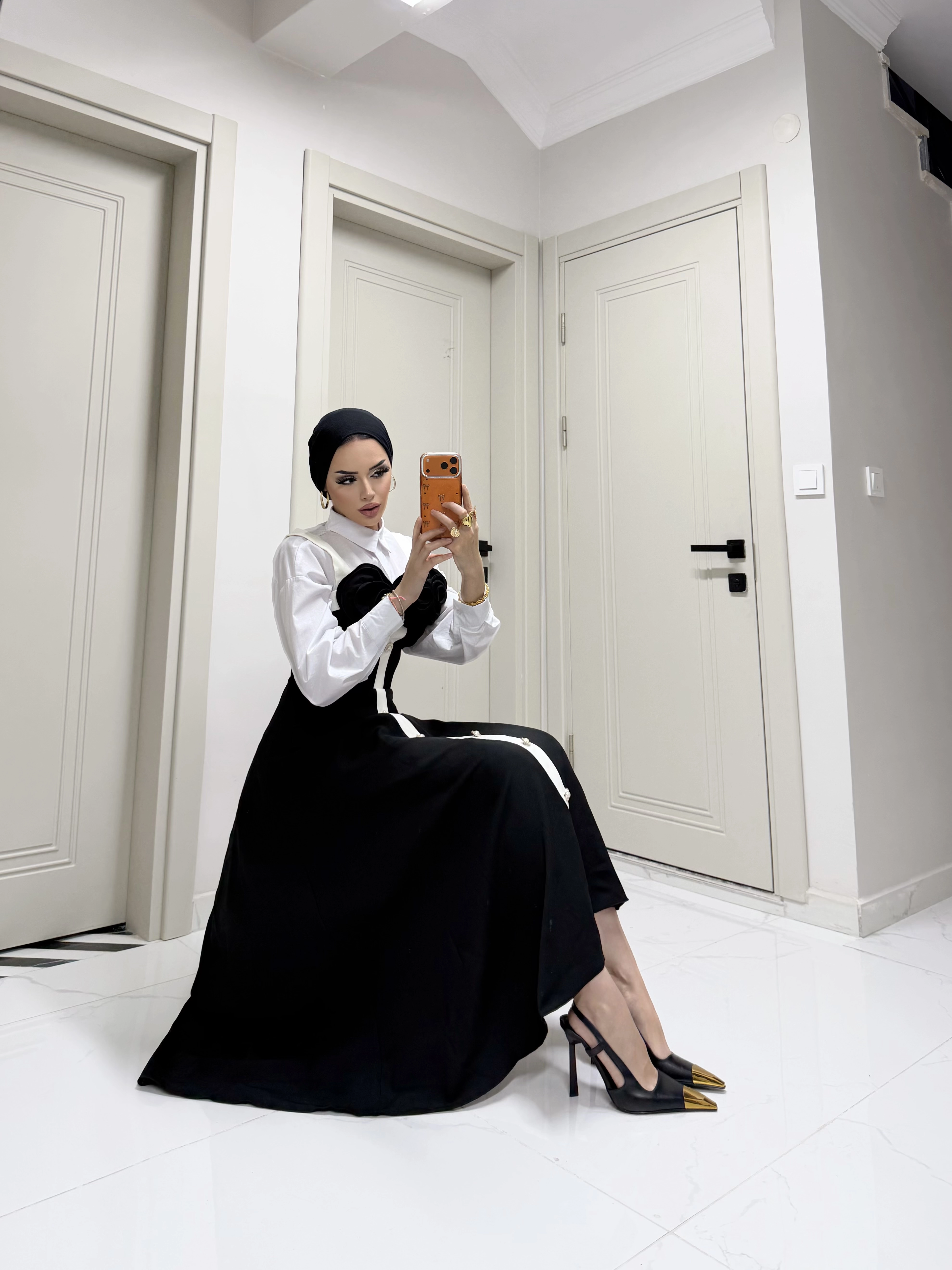 ANASTASYA GÜL BROŞLU JİLE