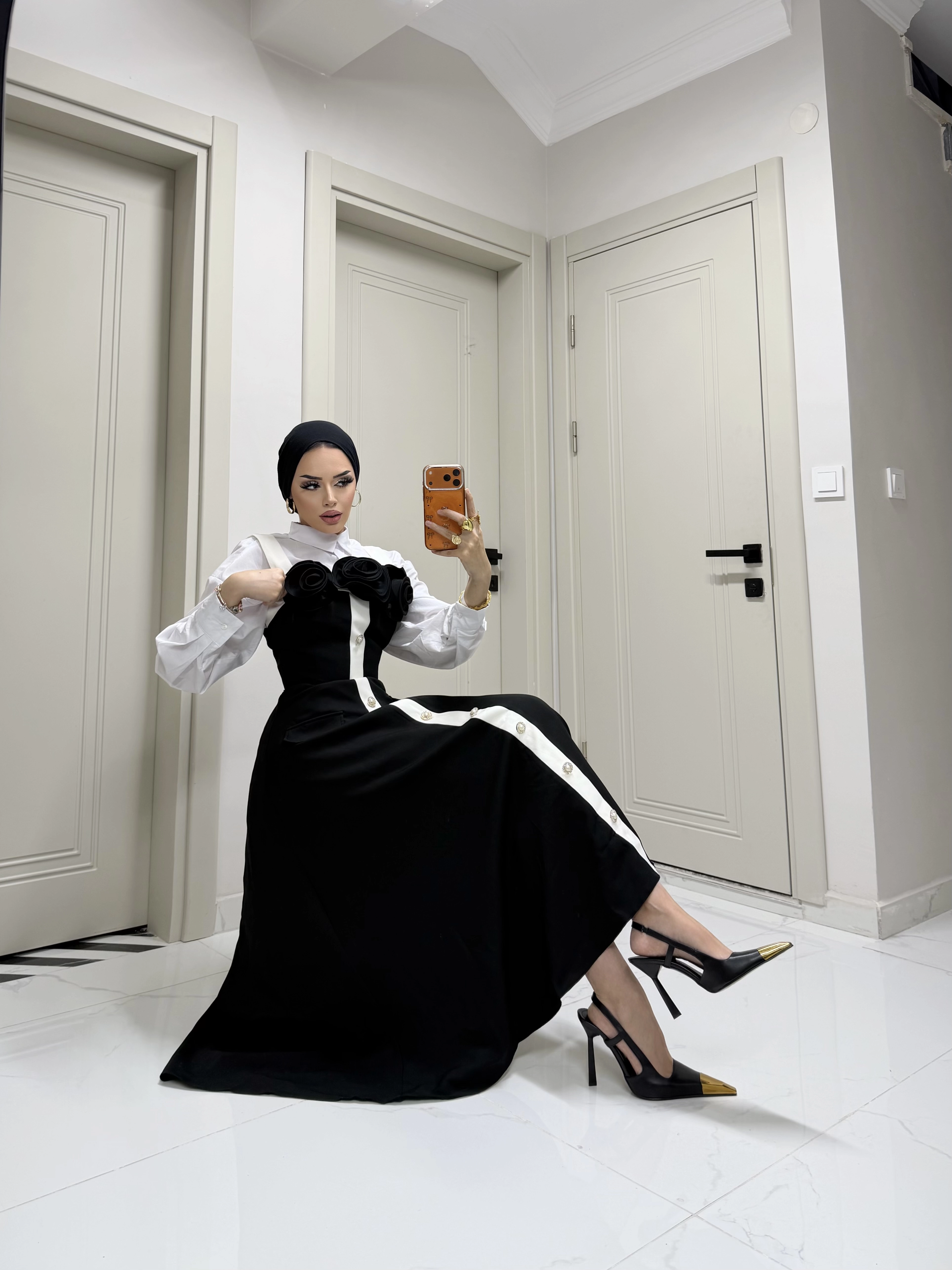 ANASTASYA GÜL BROŞLU JİLE