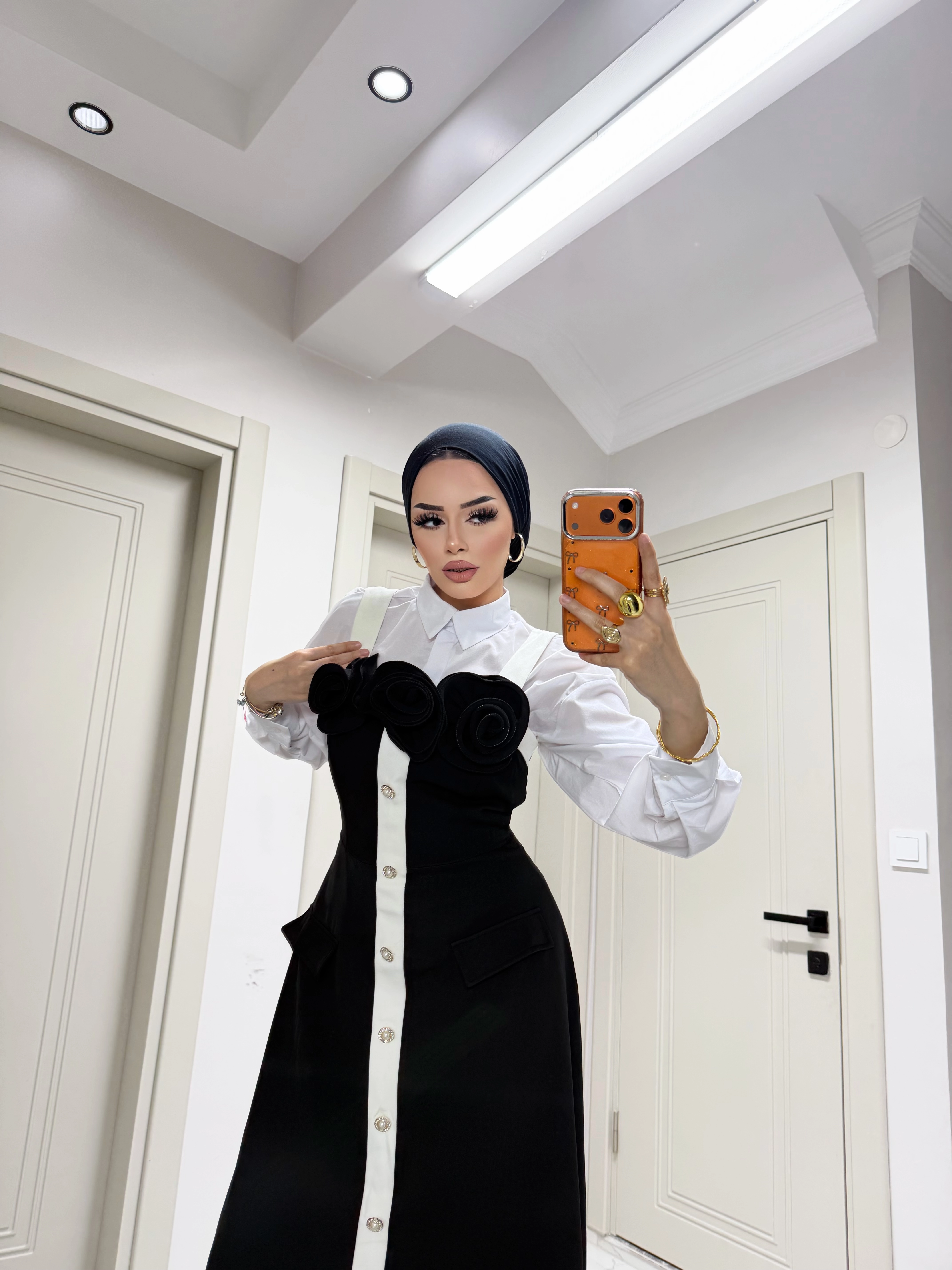ANASTASYA GÜL BROŞLU JİLE