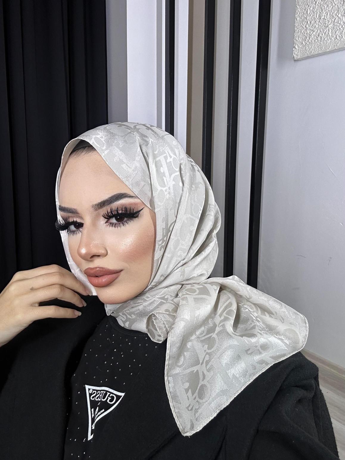 Jakarlı Dior Şal