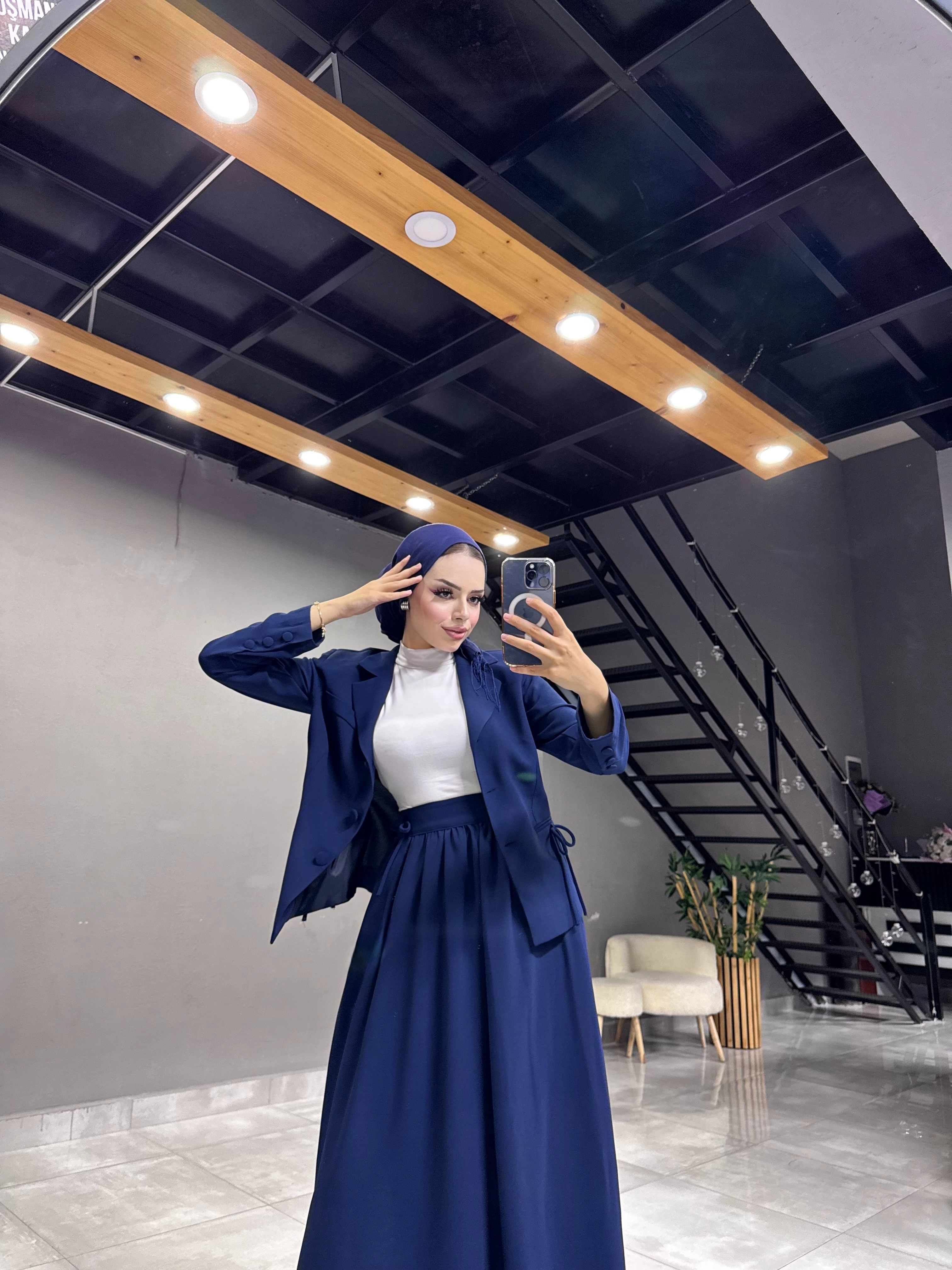 gül broşlu fiyonk detaylı tesettür ceketli etekli takım