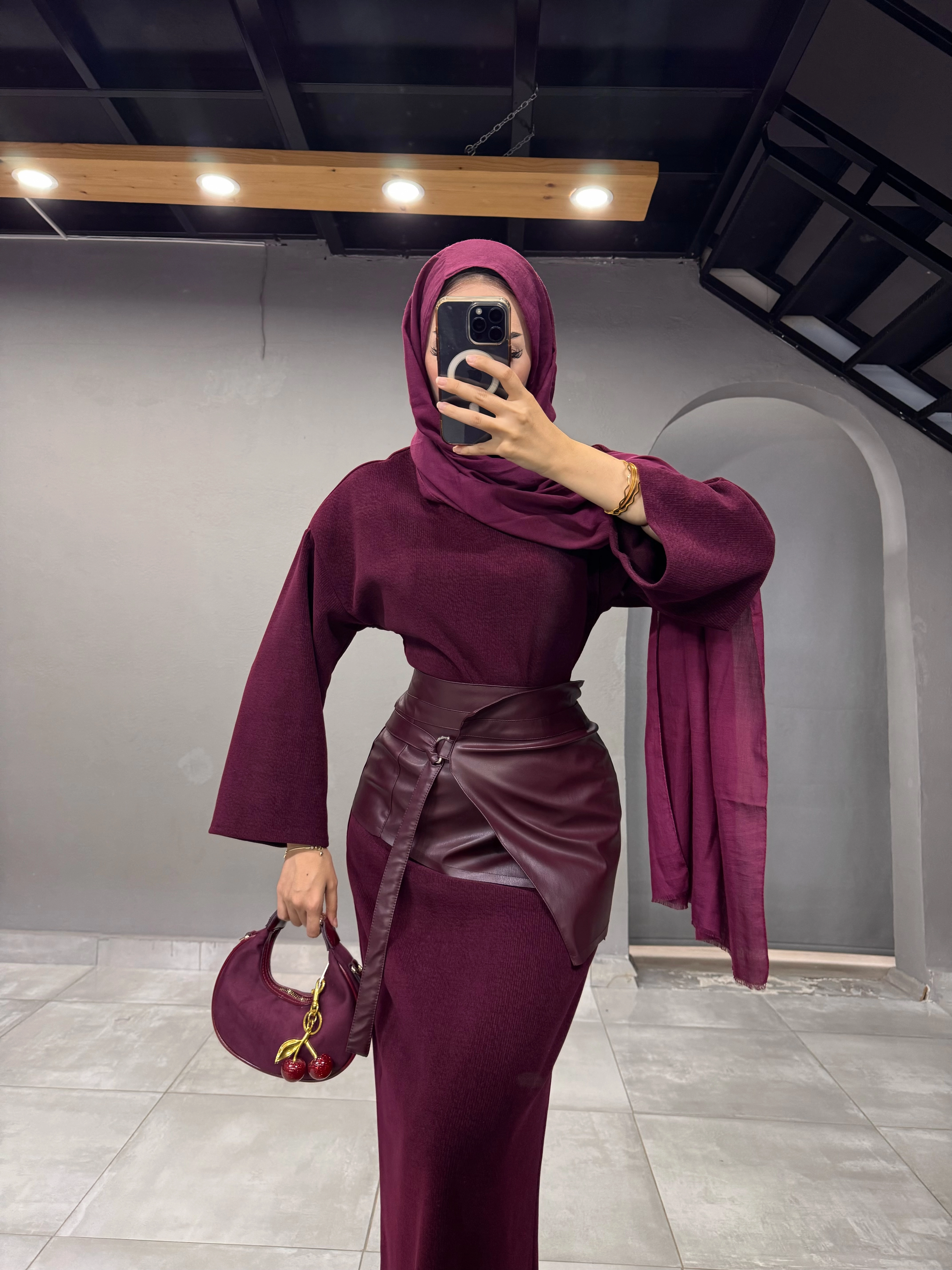 KALIN DERİ KEMERLİ KADİFE ELBİSE BORDO