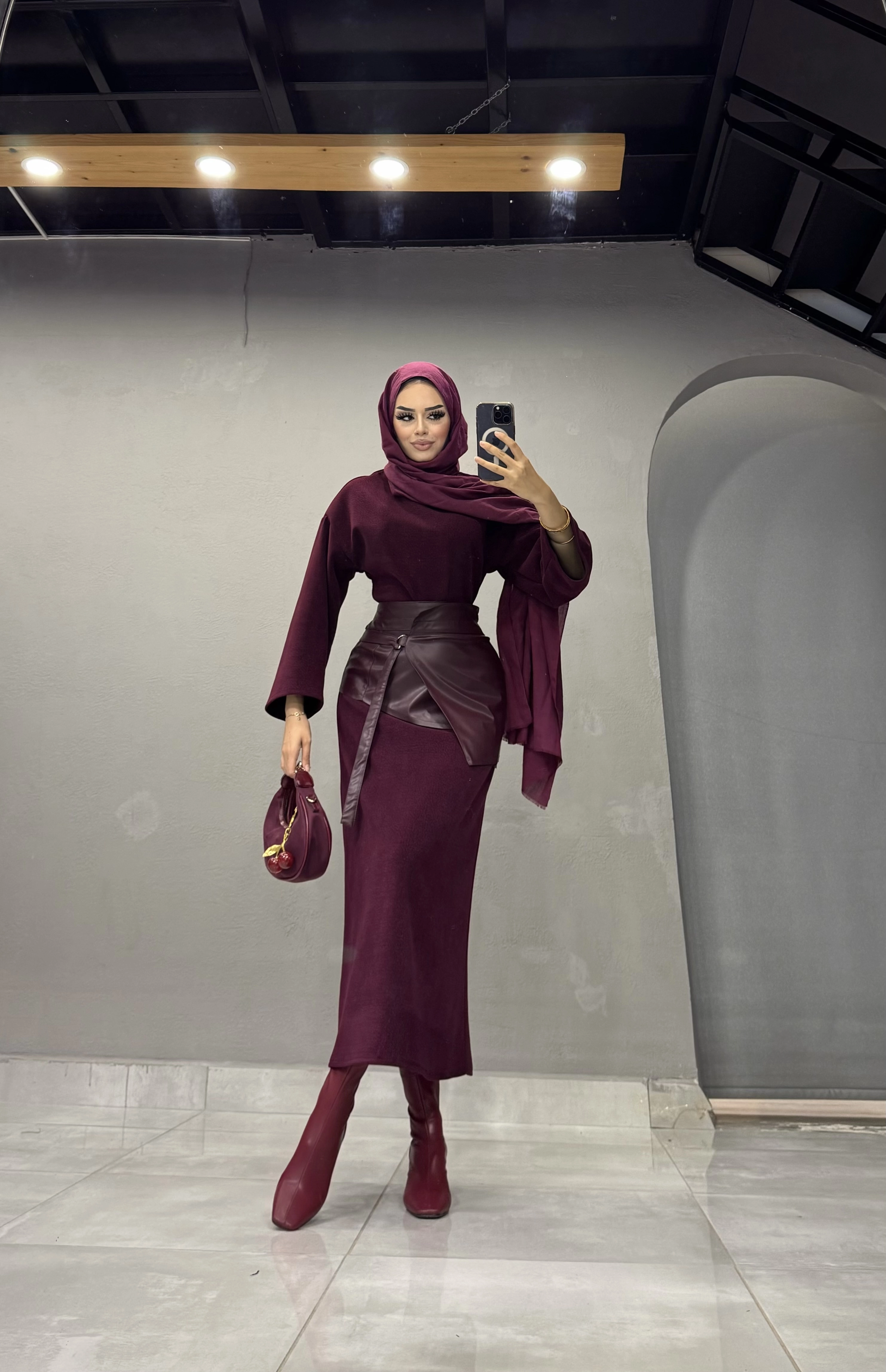 KALIN DERİ KEMERLİ KADİFE ELBİSE BORDO