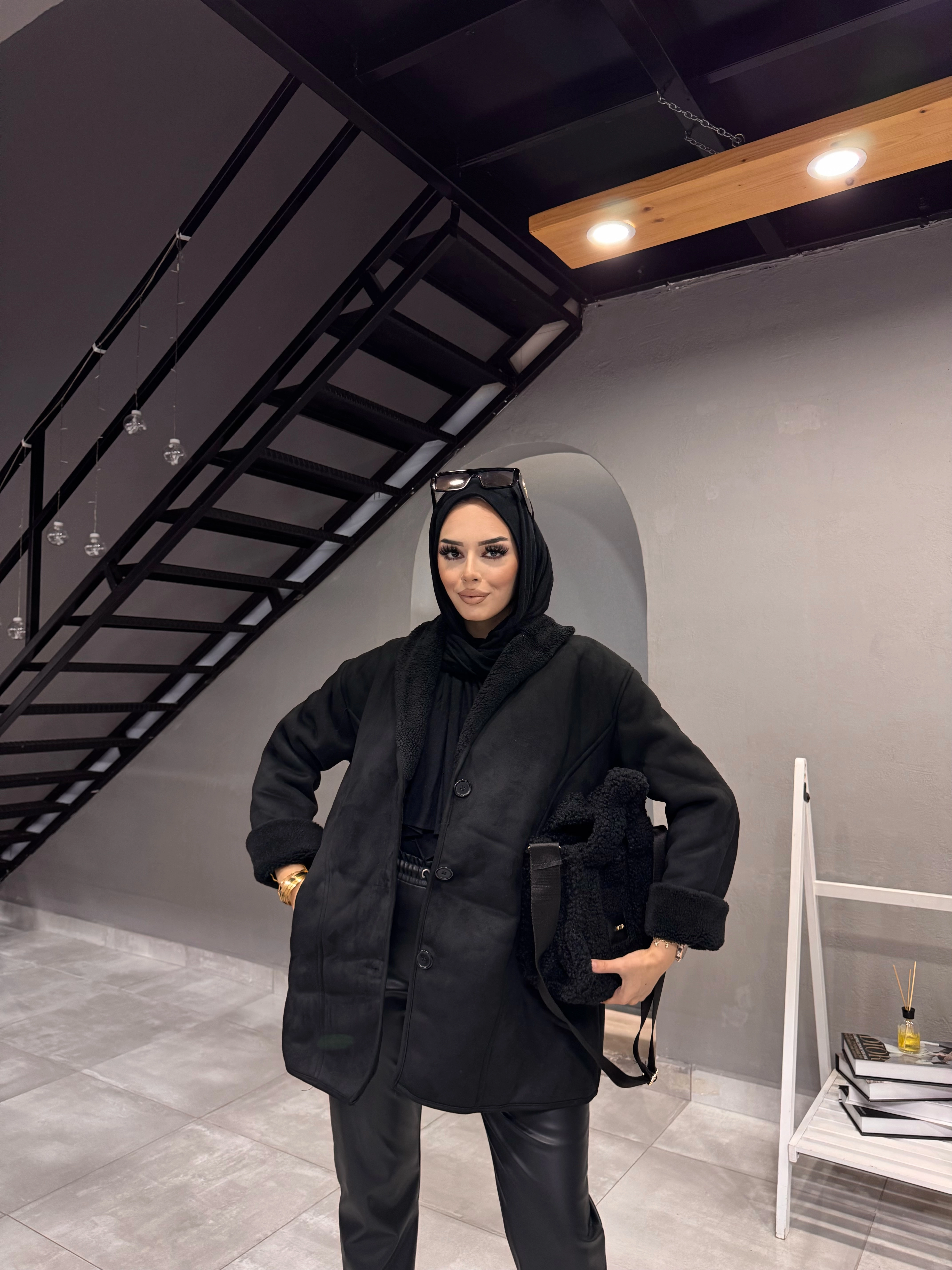 SİYAH PELUŞ CEKET