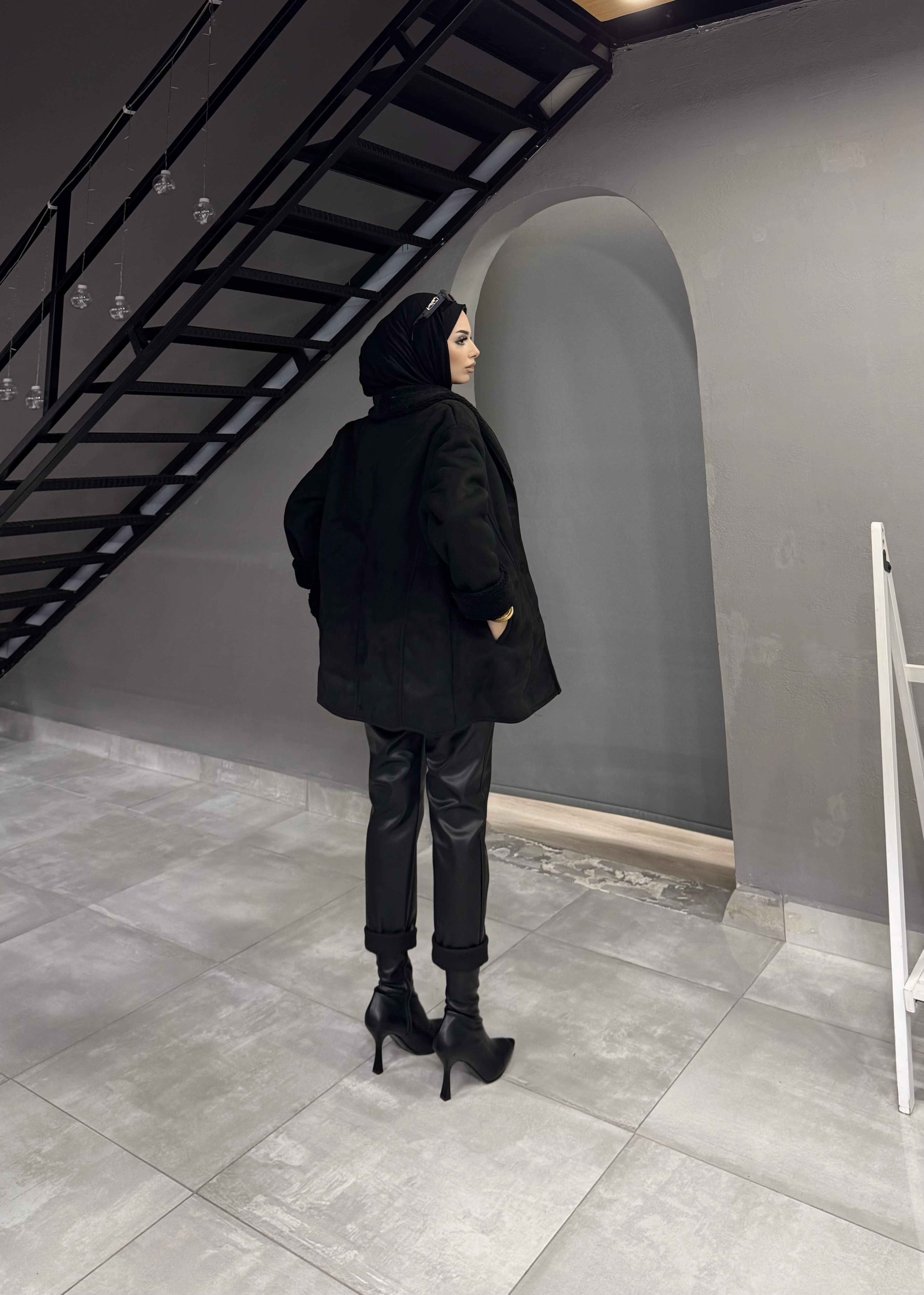 SİYAH PELUŞ CEKET